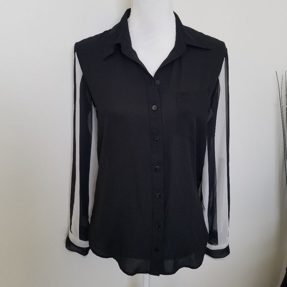 WHITE STRIPED BUTTON TOP